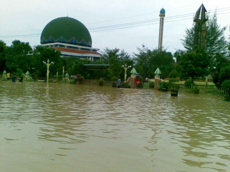 Sampang Banjir, Layanan XL Tetap Mengalir
