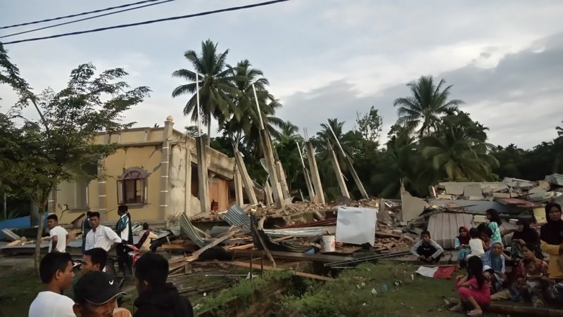 XL Sediakan Telepon Umum Gratis (TUG) Bagi Korban Gempa Bumi Aceh
