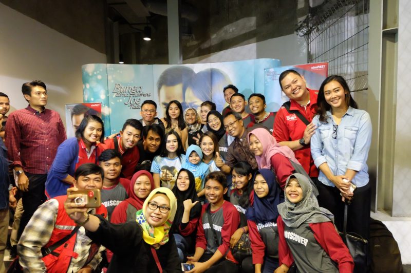 Operator Ini Ngajak Nonton Bareng Pelanggan nya di Liburan Lebaran