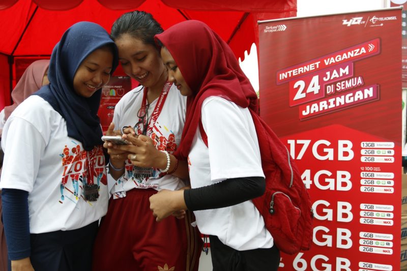 Selama Ramadan, Penggunaan Media Sosial di Jaringan Telkomsel Naik 24%