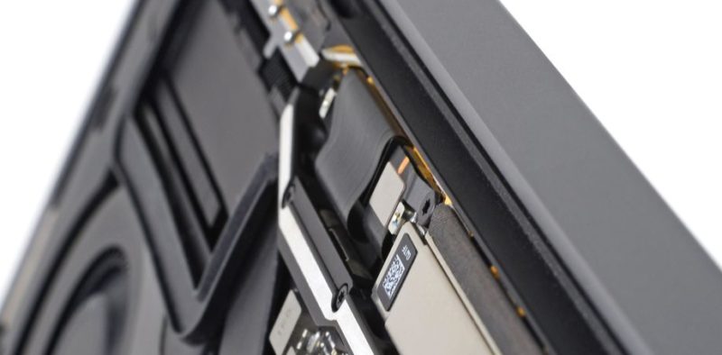 Pengguna Sebut MacBook Pro Punya Masalah “Flexgate”