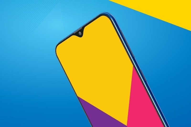 Bukan Satu, Banyak Smartphone Berponi Samsung Dirilis Tahun Ini