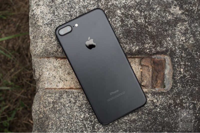 Apple “Ngoprek” iPhone 7 dan iPhone 8 demi Jerman