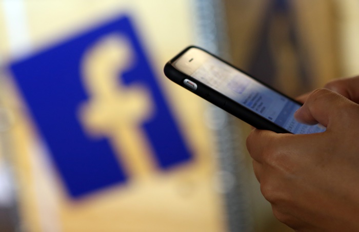 Ada Bug di Facebook Messenger, Chatingan Bisa Diintip Orang?