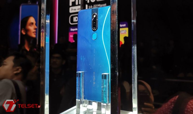 Gemerlap Malam Singapura dalam Bidikan Oppo F11 Pro