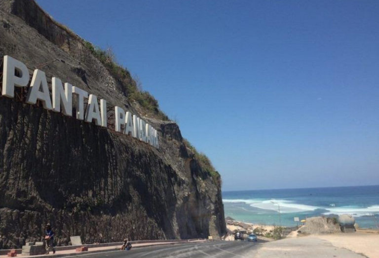 Sinyal 4G Smartfren Selimuti Pantai Pandawa Bali