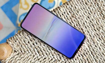 Mengenal Teknologi Ultimate All Screen di Badan Vivo V15