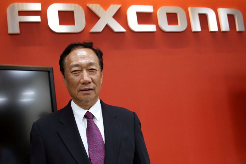 Bos Foxconn Berencana akan Pensiun, Siapa Gantinya?