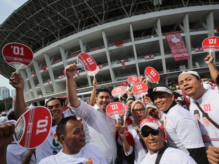 Pecah! Jokowi Hadir di GBK, Tagar #KonserPutihBerSATU Viral