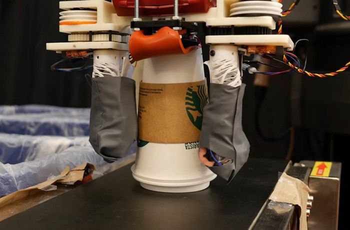 Ilmuwan Ciptakan Robot Daur Ulang Sampah