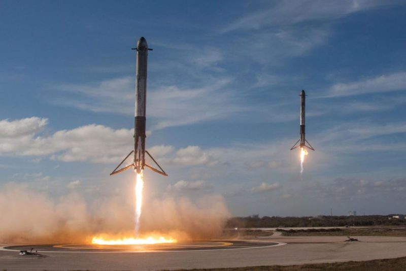 Peluncuran Kedua Roket Falcon Heavy Ditunda, Kenapa?