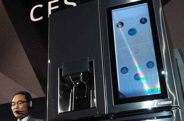 Pengamat: Ponsel Transparan LG Cuma Halusinasi