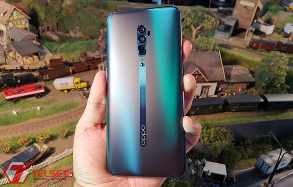 Lebih dari 1.000 Orang Rebutan Dapatkan Oppo Reno