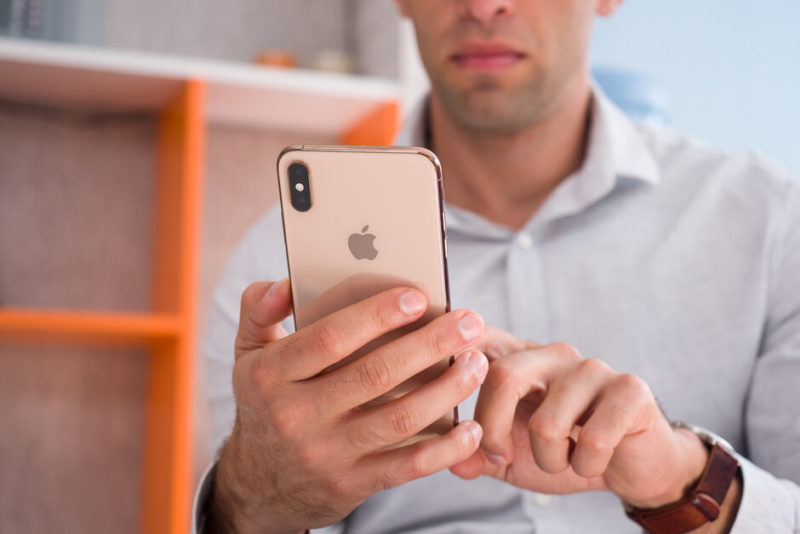 Apple Peras Otak agar Desain iPhone 12 Tak Bocor
