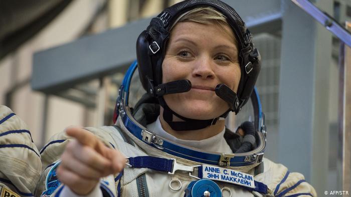 Astronot Ini Dituduh Curi Uang Mantan Suami dari Luar Angkasa