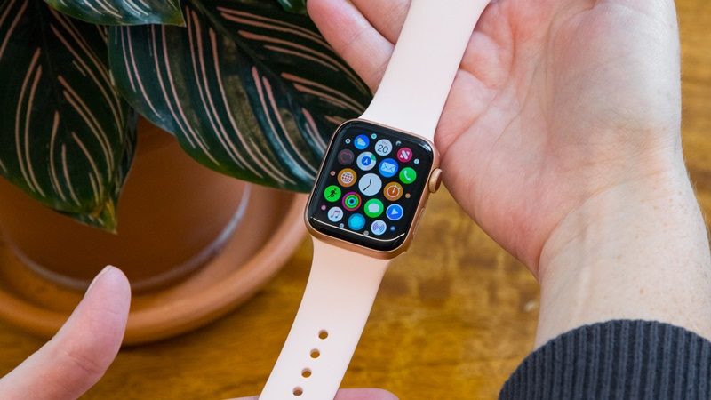 Harga Apple Watch, AirPods dkk Naik Bulan Depan?