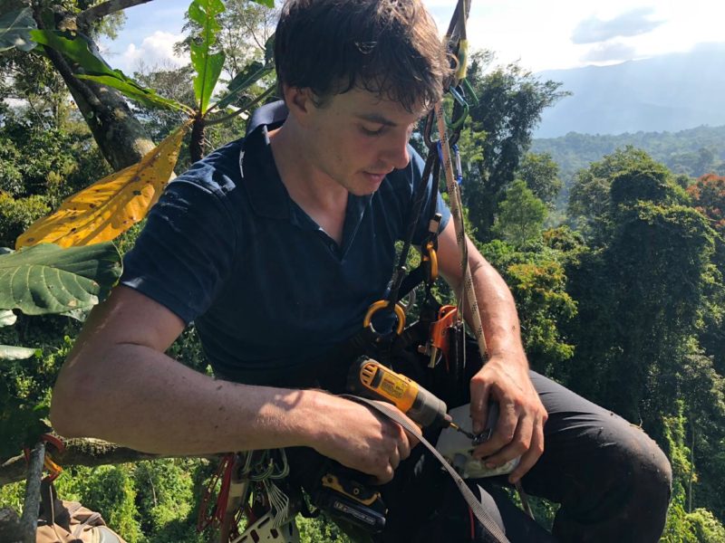 Keren, Mendaur ulang Ponsel Buat Melindungi Hutan Sumatera