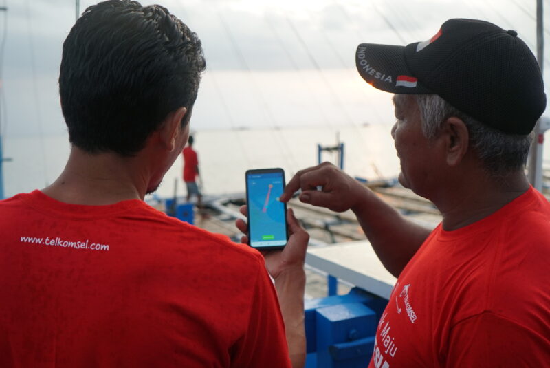 10 Kapal dan Aplikasi Fish-On Diberikan Pada Nelayan Pandeglang