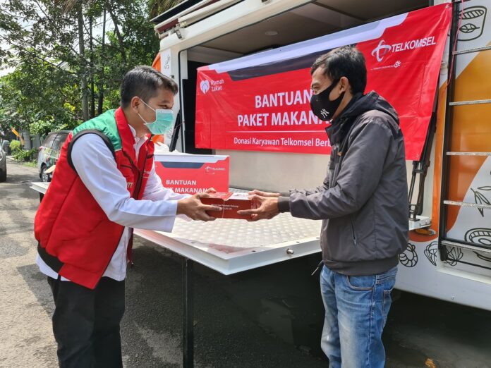 Telkomsel Berbagi 900 APD Ke Puskemas Di Jabotabek Jabar