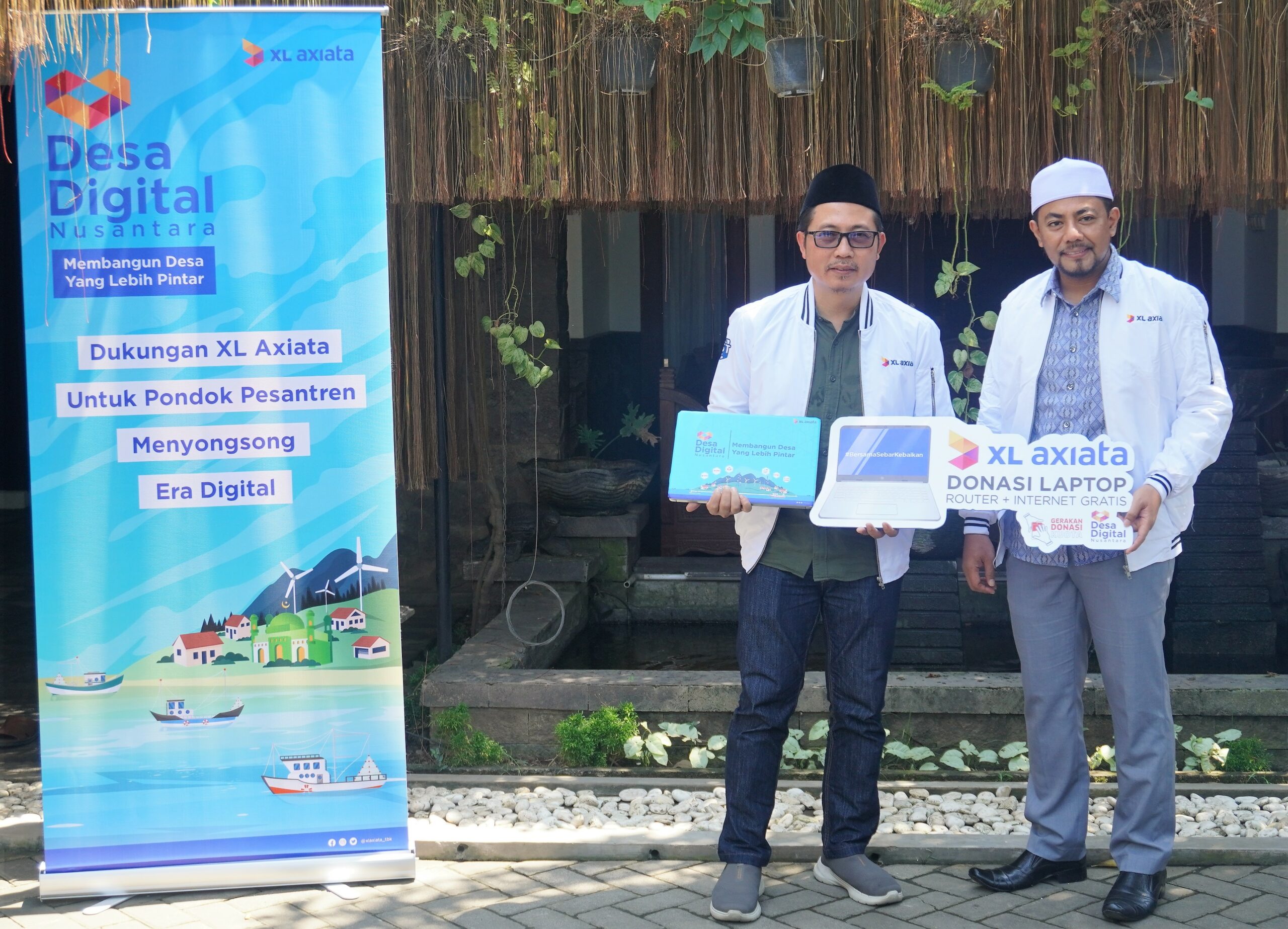 XL Axiata Donasi Laptop ke Puluhan Ponpes di 7 Provinsi