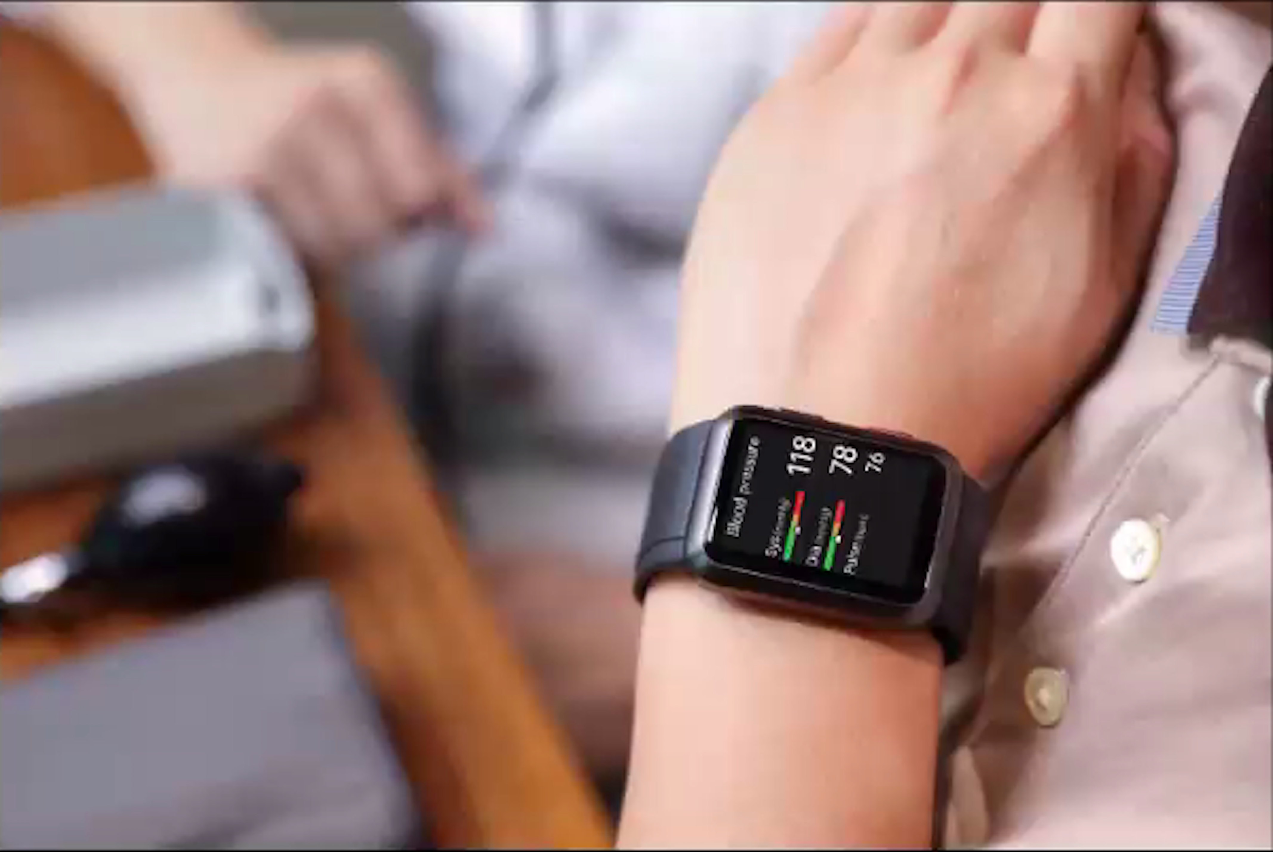 Huawei 7 часы смарт. Хуавей вотч d. Часы от Хуавей 2021. Часы с измерением артериального давления Хуавей Хуавей. Часы Хуавей 7.