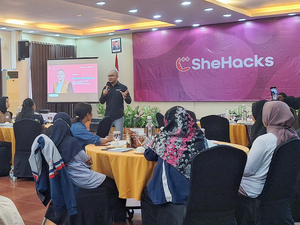 Indosat Gelar Lokakarya SheHack 2023 di Labuan Bajo