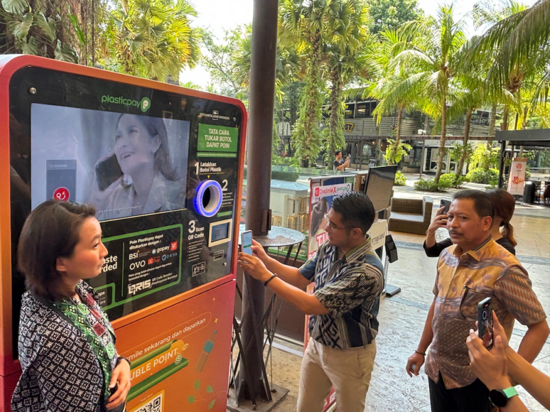Tukar Sampah Botol Plastik Menjadi Uang Elektronik