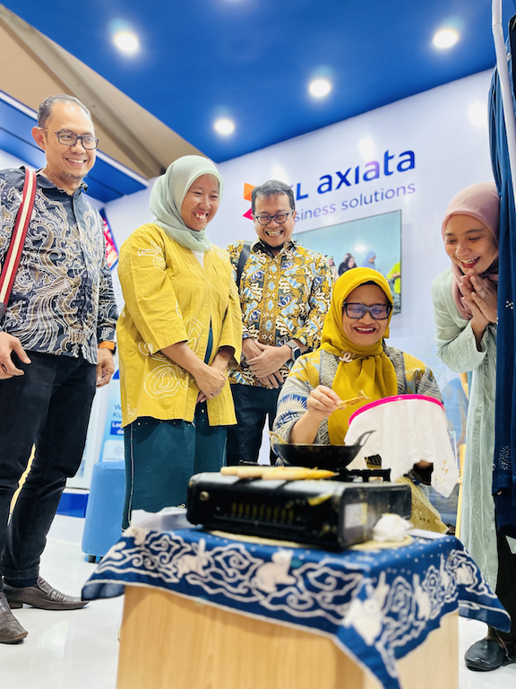 XL Axiata HUT ke-44 DEKRANAS