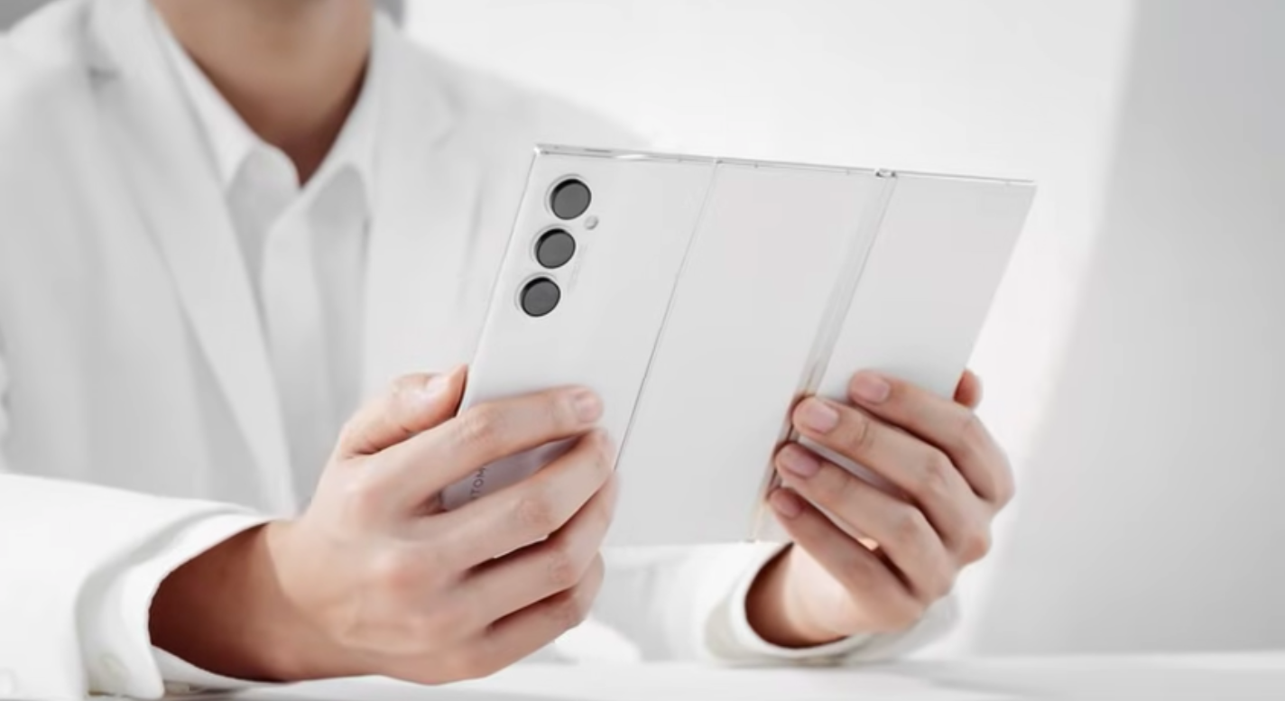 Tecno Phantom Ultimate 2: Inovasi Terkini Dunia Ponsel Lipat Tiga Kali