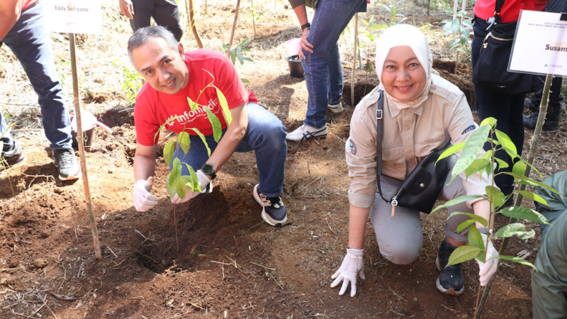Peduli Kualitas Udara, Infomedia Tanam 1000 Pohon