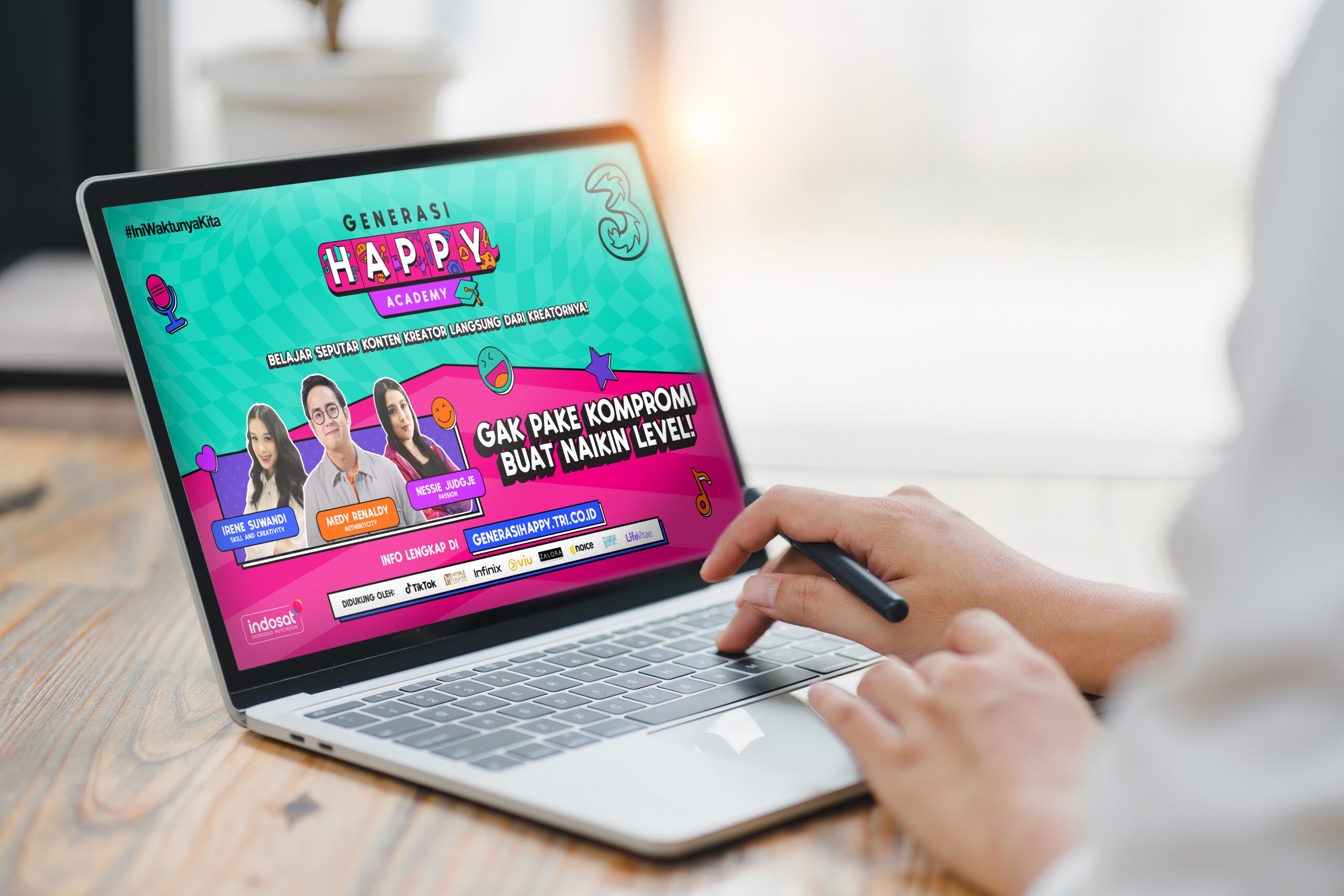 Generasi Happy 2024, Tri untuk Gen Z, program Tri Generasi Happy, literasi digital Gen Z, pengembangan keterampilan Gen Z.
