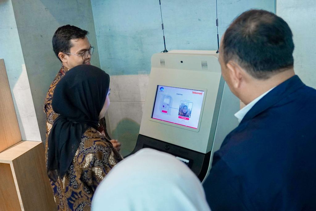 Telkomsel Uji Coba Teknologi Biometrik