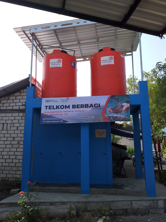 Telkom Salurkan Bantuan Air Bersih di 17 Provinsi
