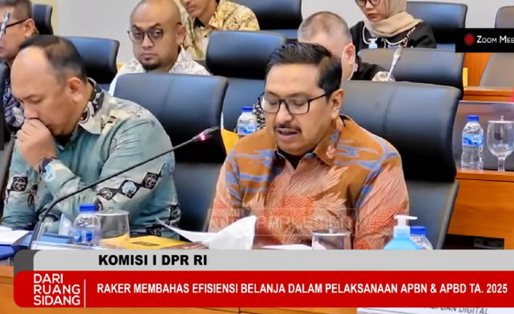 Komdigi Efisiensi Anggaran Rp 3,84 Triliun, Janjikan BTS Akses Internet Terus Berlanjut
