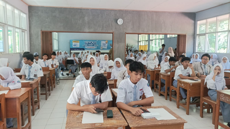 Telkomsel Gelar Ilmupedia Tryout UTBK 2025 di 30 Kota, Diikuti 16.000 Siswa