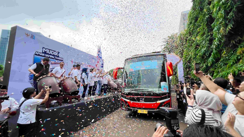 Telkomsel Berangkatkan 1.100 Pemudik Dari Kalangan Pekerja Sektor Informal