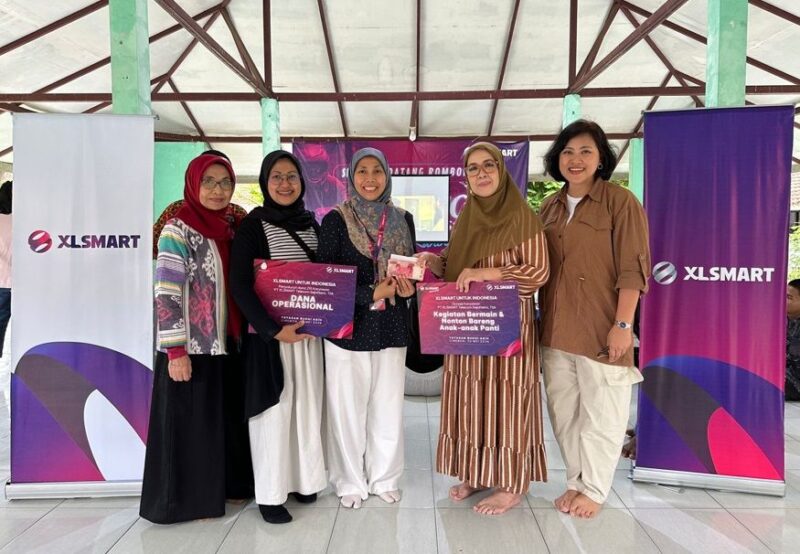 XLSMART Berbagi Kebahagiaan di Cirebon: Kolaborasi Digital & Kemanusiaan