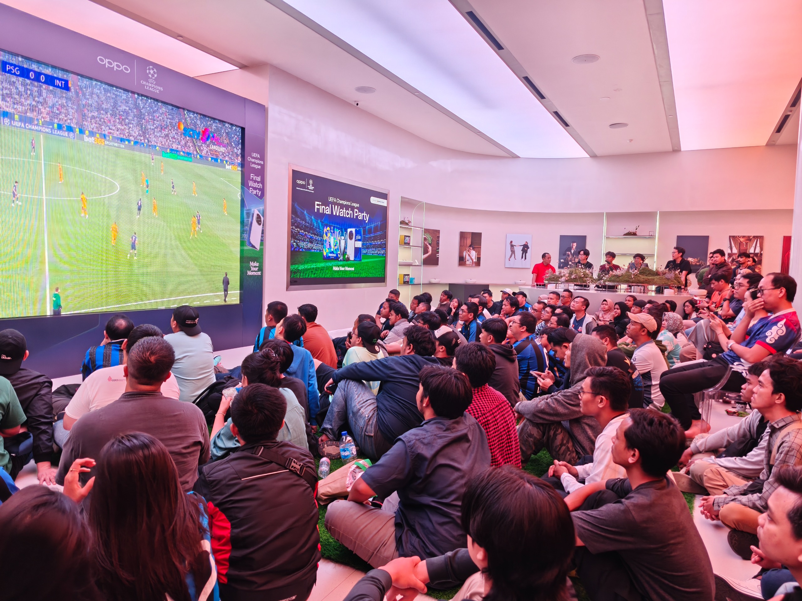 Content image for article: OPPO Hadirkan Pengalaman Final UCL 2025 untuk Fans di Indonesia