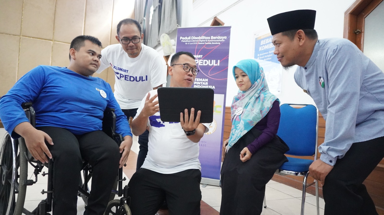 Content image for article: XLSMART Latih 100 Penyandang Disabilitas Jadi Wirausaha Digital
