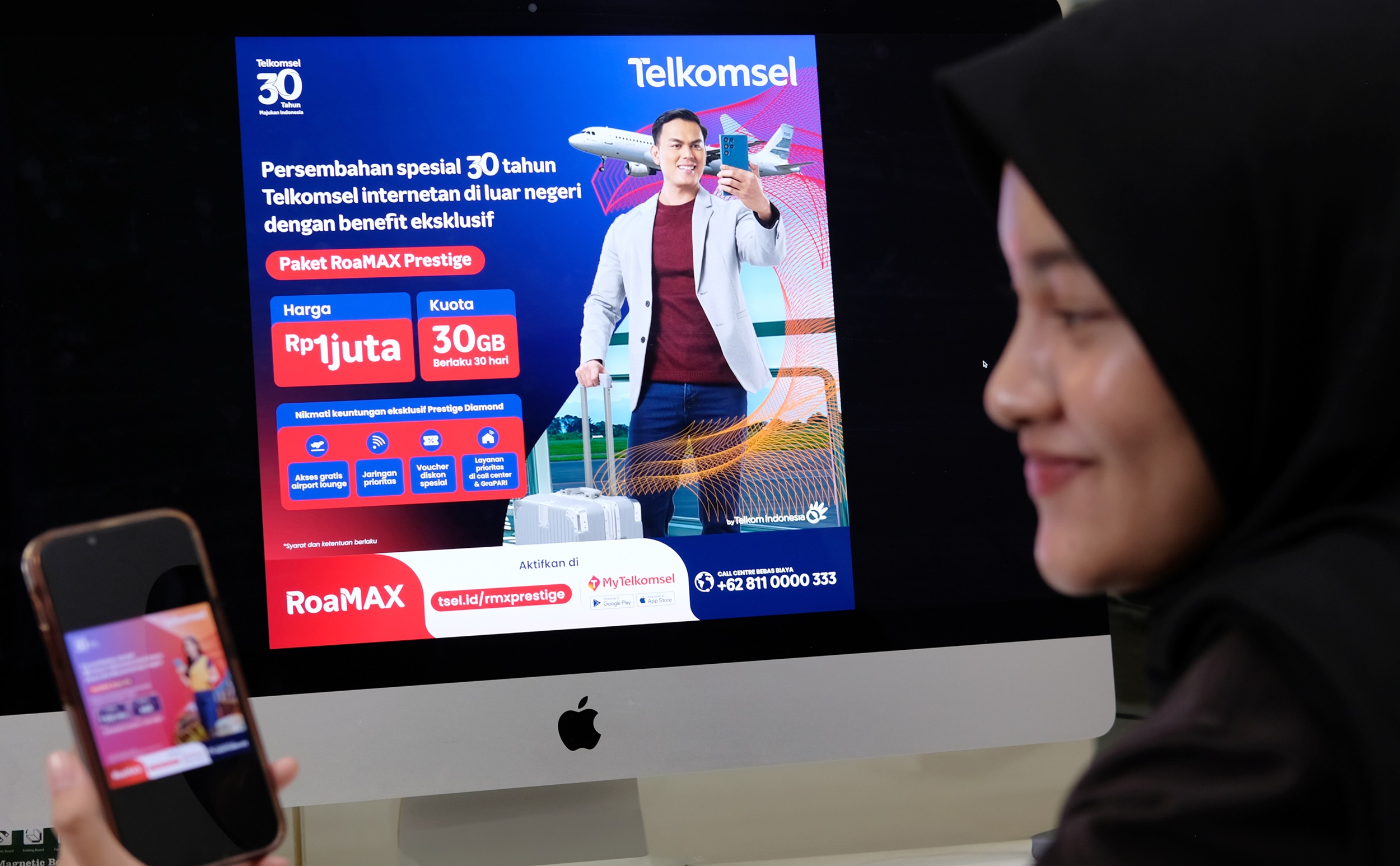 Content image for article: Telkomsel Luncurkan RoaMAX Prestige dan RoaMAX Auto-On untuk Pengalaman Roaming Global 5G