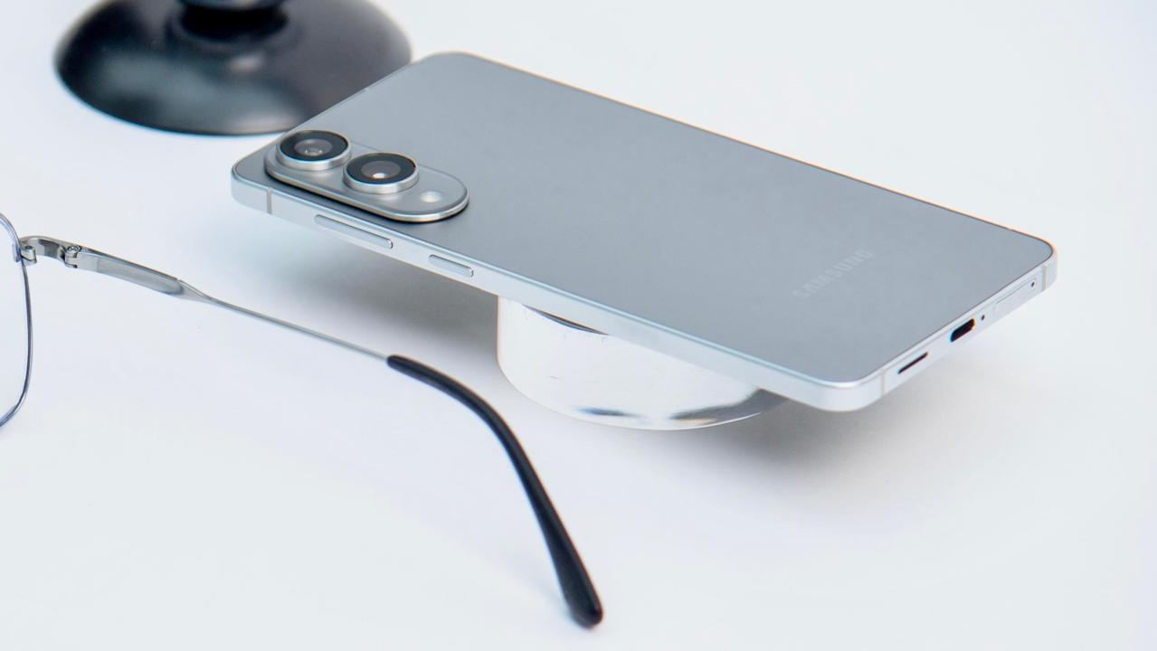Content image for article: Galaxy S25 Edge: Produktif dan Stylish dengan Snapdragon 8 Elite dan Galaxy AI