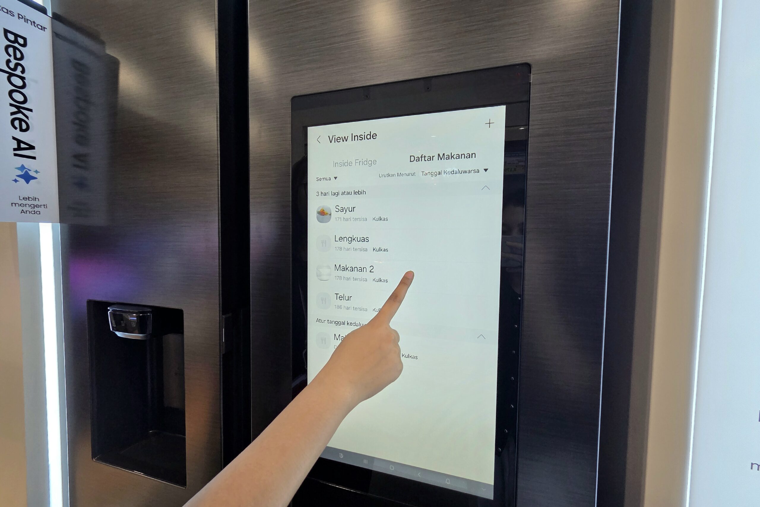 Content image for article: Samsung Bespoke AI: Kulkas Pintar Jadi Pusat Kendali Rumah