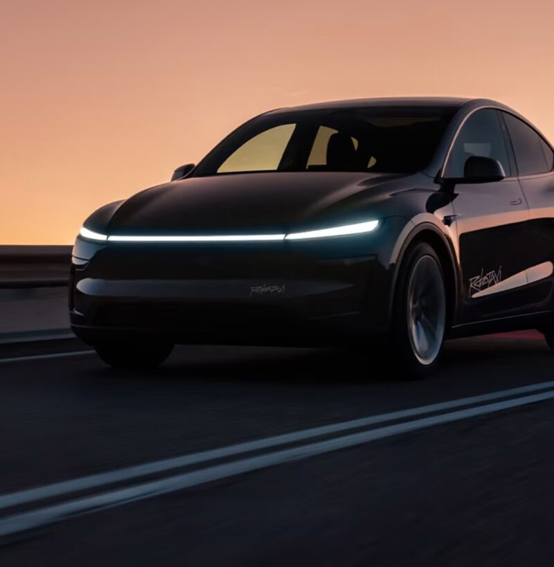 Tesla Robotaxi Nyasar ke Jalur Lawan, Masih Butuh Pengawasan
