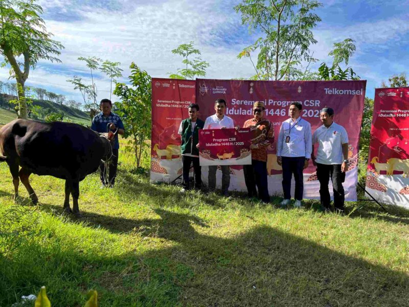 Telkomsel Salurkan 660 Hewan Kurban ke 42.000 Keluarga di Iduladha 1446 H
