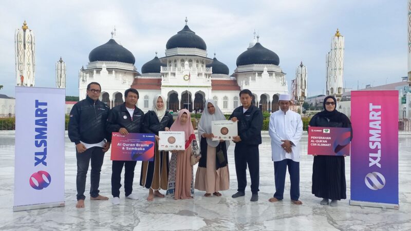 XLSMART Perluas Jaringan dan Salurkan Wakaf Al-Quran di Aceh