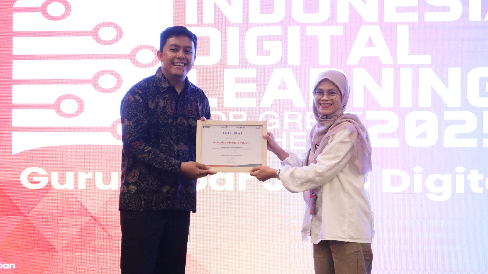 Content image for article: Telkom Dukung Digitalisasi 5 SMA/SMK di Ciayumajakuning