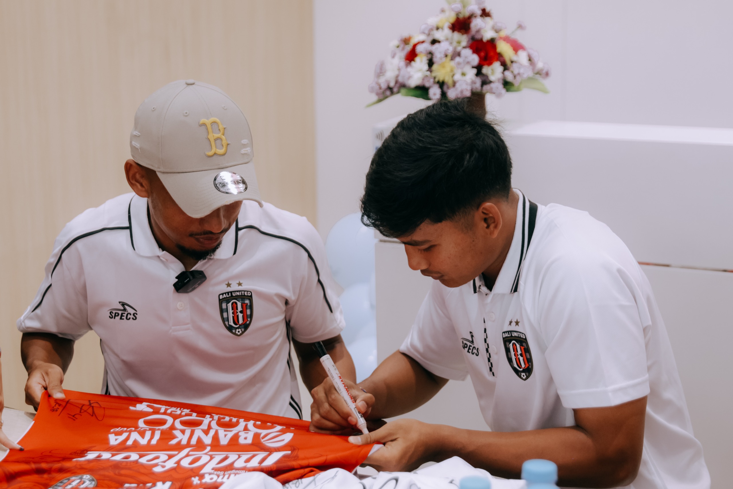 Content image for article: OPPO Perpanjang Kolaborasi dengan Bali United untuk Musim 2025/2026