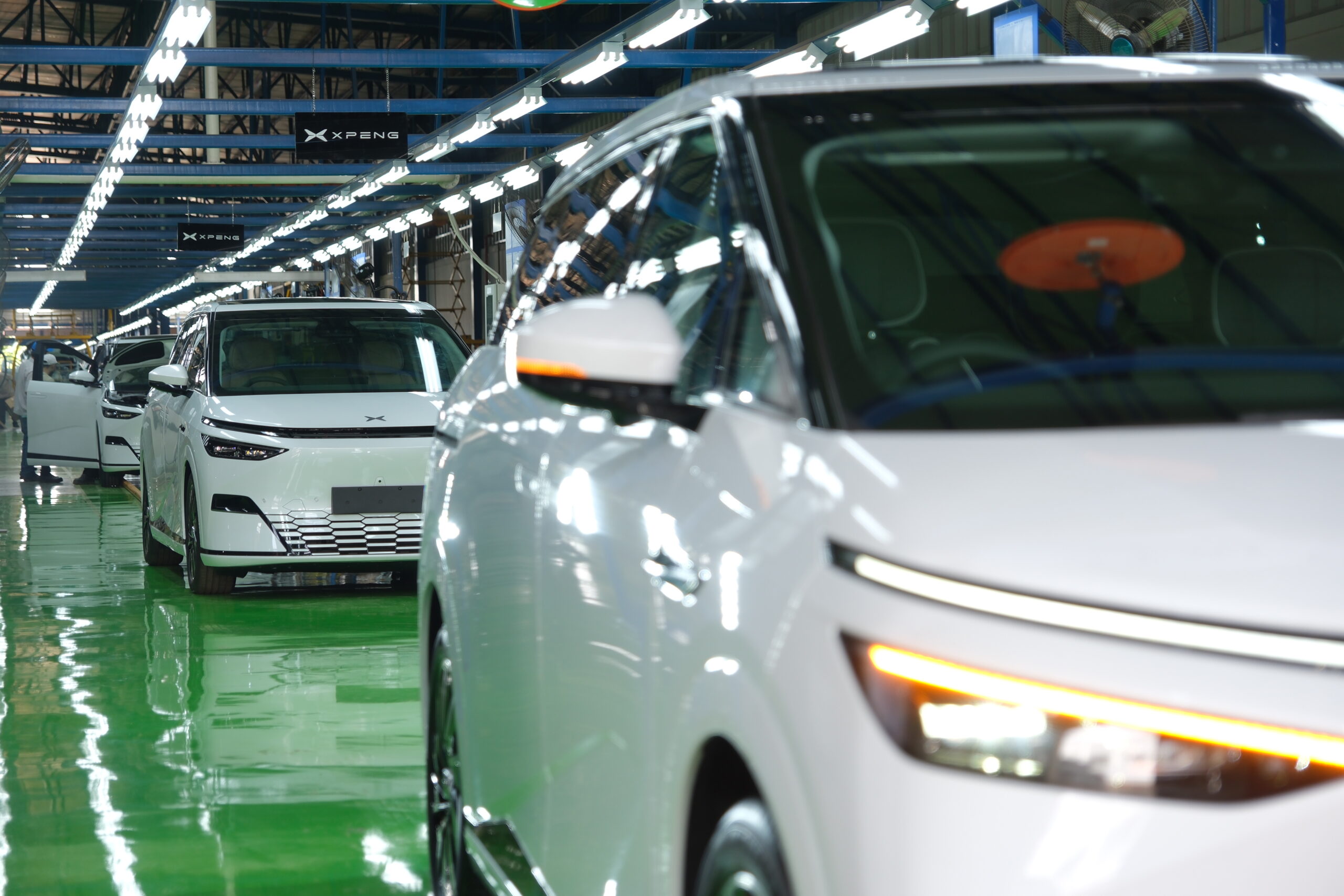 Content image for article: Erajaya dan XPENG Resmikan Pabrik Mobil Listrik Pertama di Indonesia