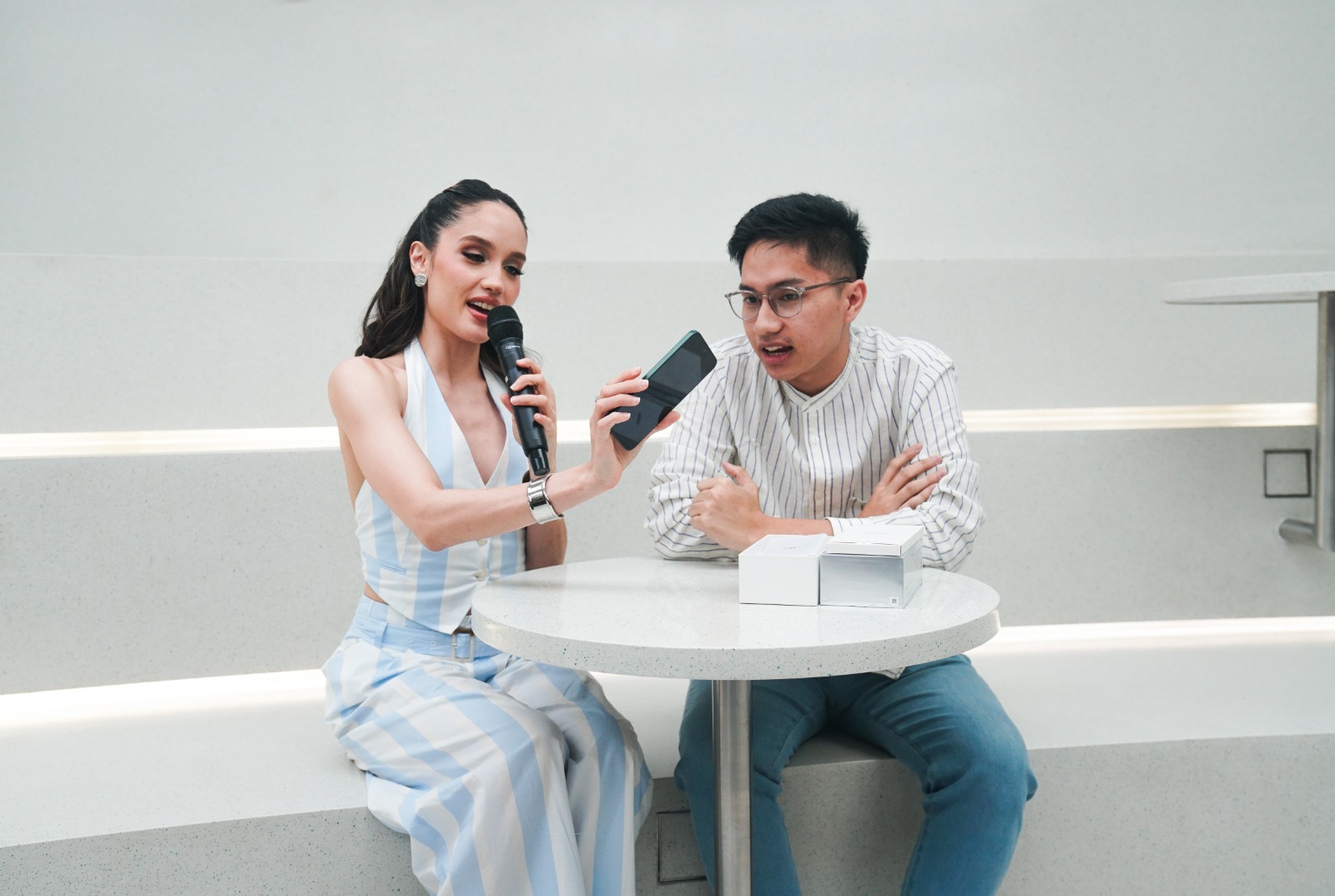 Content image for article: OPPO Reno14 Series Resmi Dijual, Cinta Laura Meriahkan First Sale