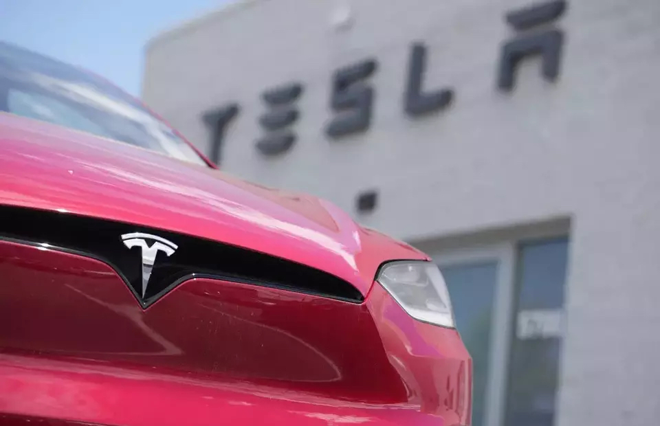 Content image for article: Tesla dan Samsung Tandatangani Kesepakatan Chip $16,5 Miliar